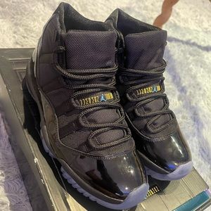 Jordan 11 Gamma size 9